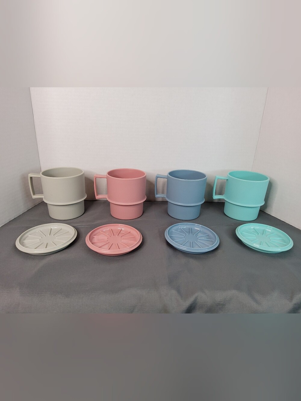 Vintage Tupperware Stackable Coffee Mugs with Matching Lid/Coaster